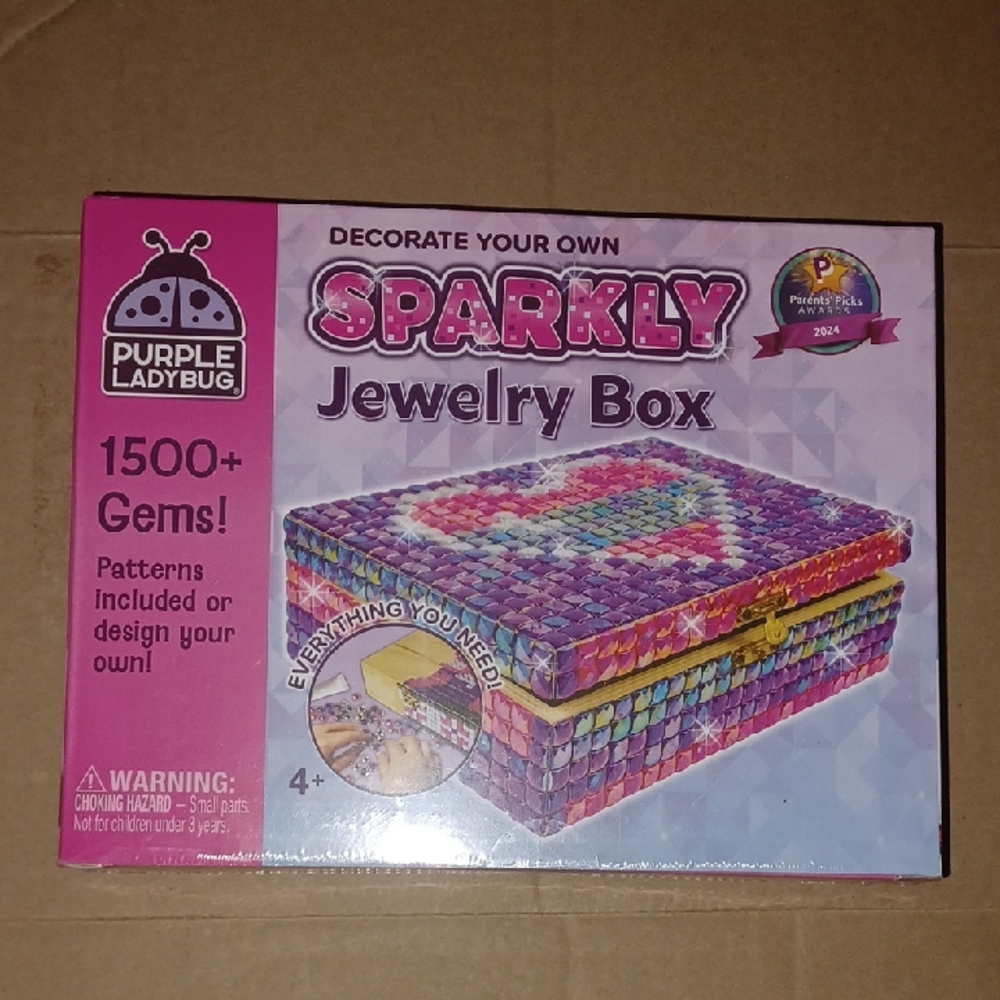 Decorate Your Own Sparkly Jewelry Box